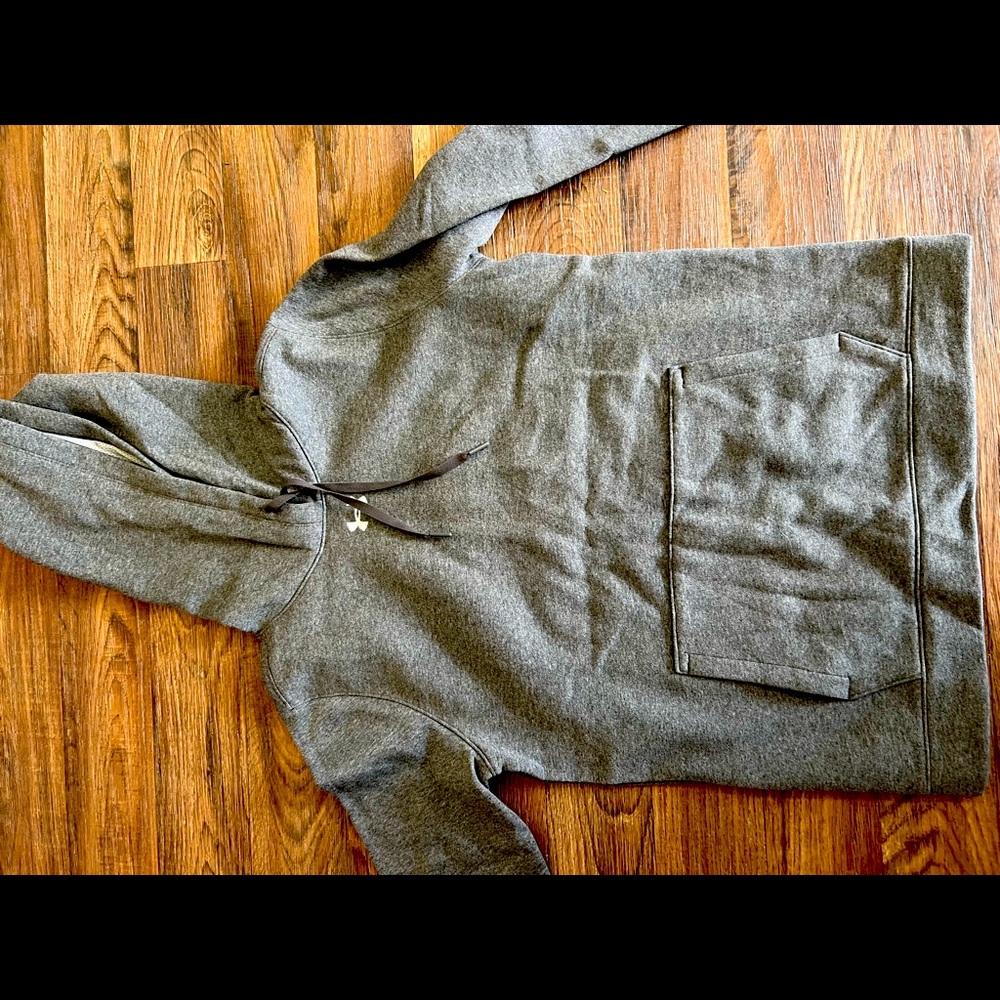 Brand new  with out tags UNDER ARMOUR HOODIE